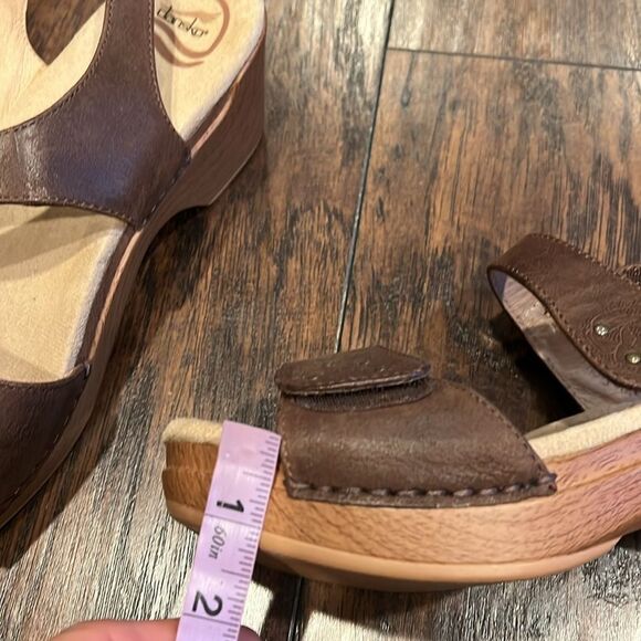 Dansko Women 40 Sonnet Sandal Ankle Strap Clog Stud Floral Leather US Sz 8.5 - Picture 8 of 8